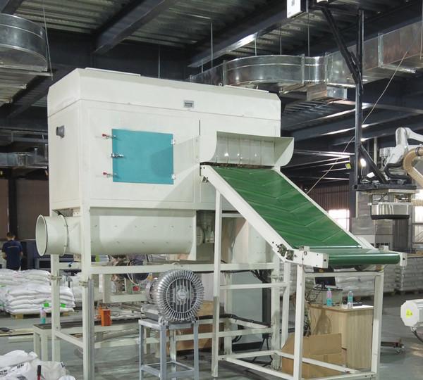 stroj na otev&iacute;r&aacute;n&iacute; s&aacute;čků